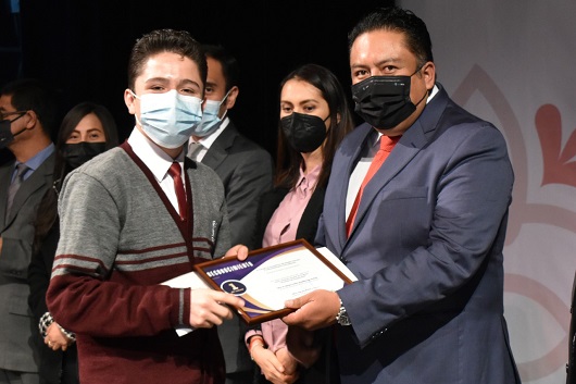 El estudiante José de Jesús León León obtuvo el primer lugar.