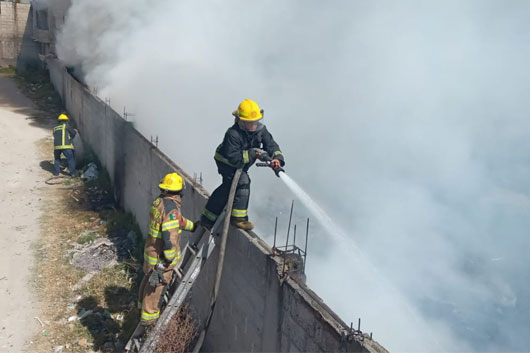 Bomberos sofoca incendio en Apizaco