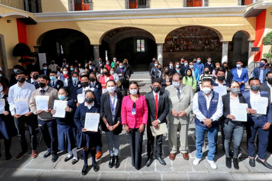 Entrega SEPE-USET 2 mil 600 constancias de servicio social a estudiantes