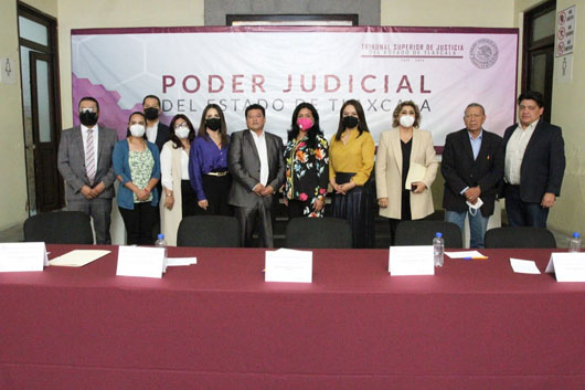 Acuerdan acciones de capacitación el TSJE y la SCJN