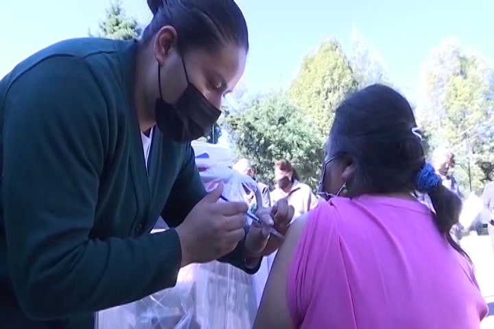 Exhorta SESA acudir a centros de salud y módulos de vacunación para aplicarse las dosis contra Covid-19, Influenza y VPH