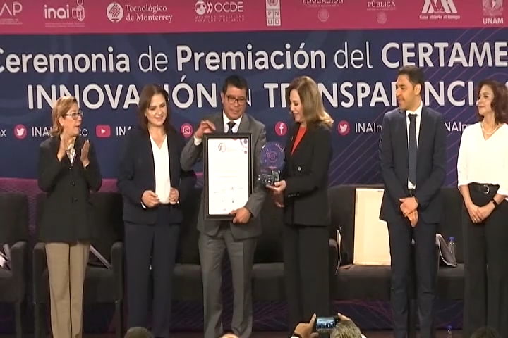 Entrega INAI reconocimientos a la UPTX en Certamen Nacional De Transparencia