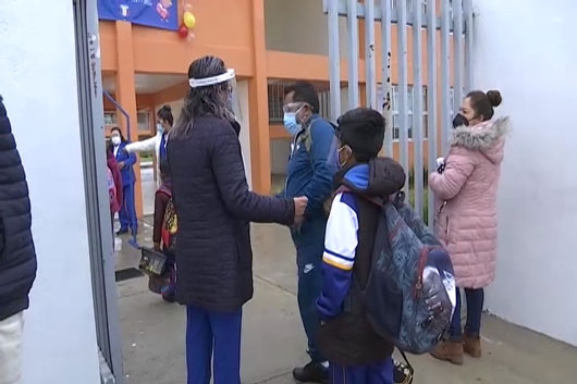 Adecuan hora de entra en las escuelas en la entidad por época invernal