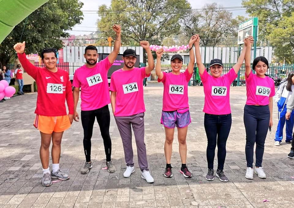 David Manoatl y Grisell Carreto gana carrera de la salud organizada por el IMSS