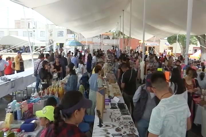 Autoridades estatales y municipales inauguraron Primer Mercado Joven en Chiautempan