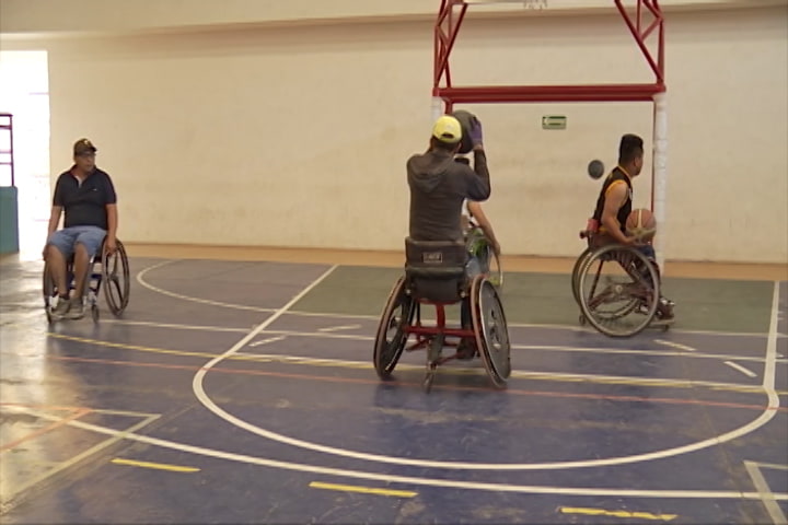 Regresó el club de baloncesto adaptado Águilas a los entrenamientos