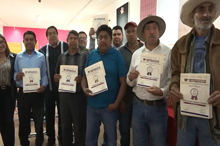 Entregan reconocimientos a participantes del 11 Concurso Estatal de Fibras Naturales