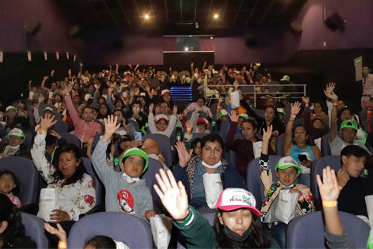 Con funciones de cine, el Sistema Estatal DIF festeja a la niñez tlaxcalteca