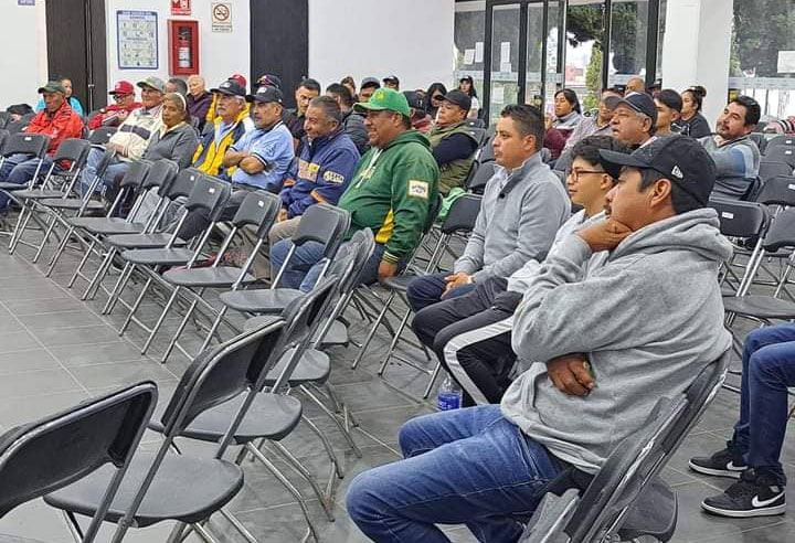 Humberto Saiz ampáyer profesional dio clínica en Apizaco