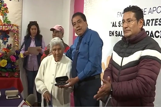 Entrega CAT apoyos funcionales a 35 artesanos de 13 municipios