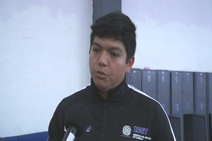 Antonhy Muñoz destaca como juez de gimnasia