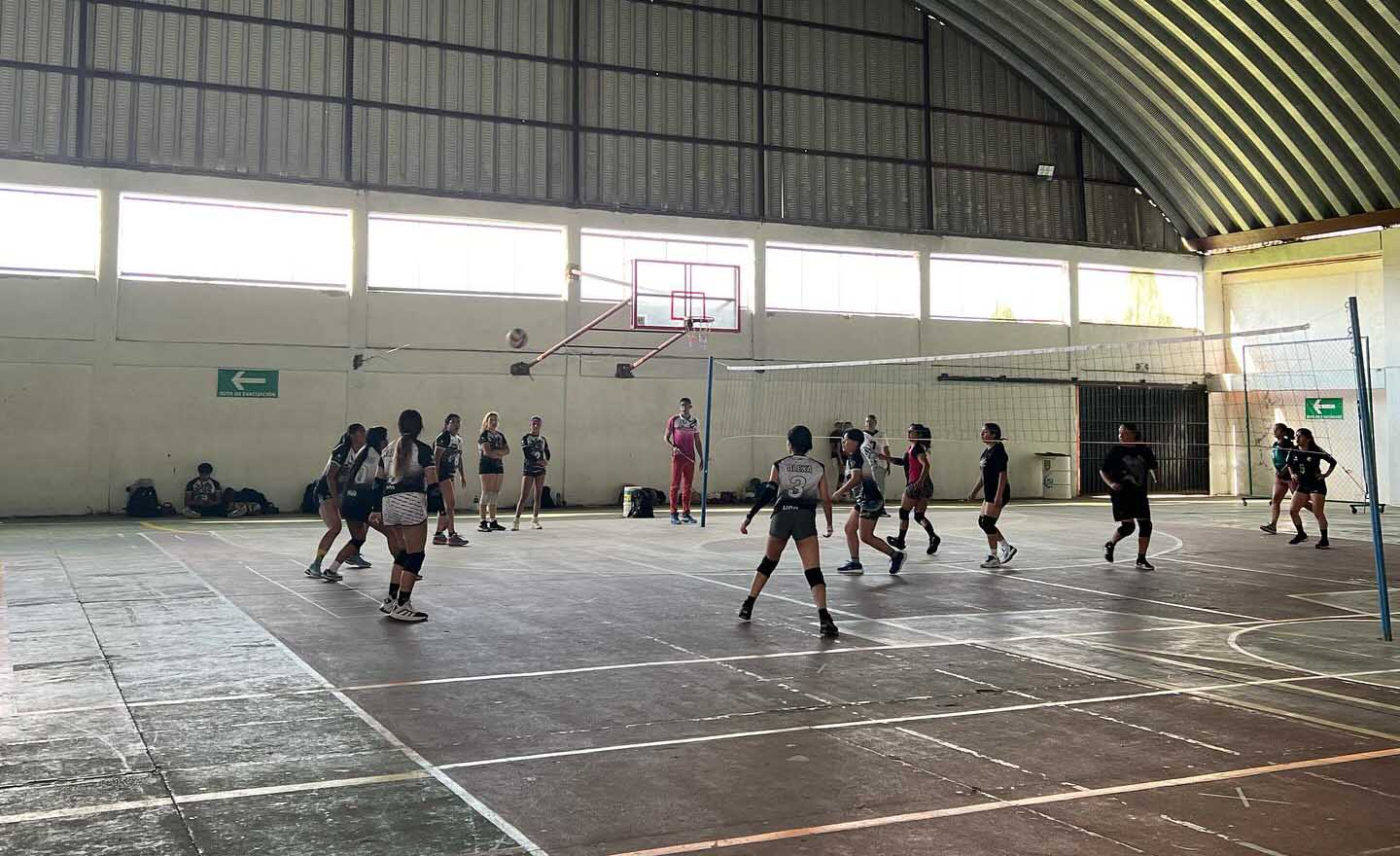 Crece el gusto por el voleibol en Chiautempan