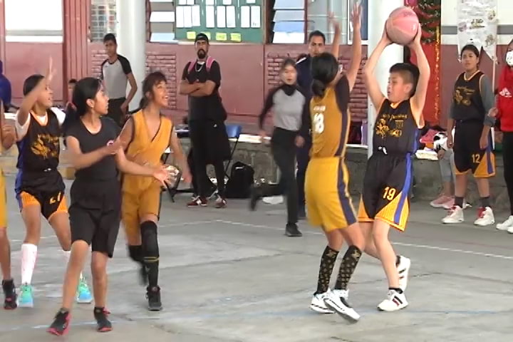 La liga de talentos deportivos en baloncesto fortalece a selectivos estatales