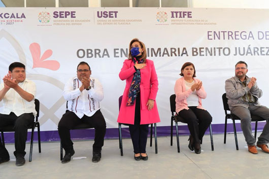 Entrega Lorena Cuéllar infraestructura educativa en Tetlatlahuca