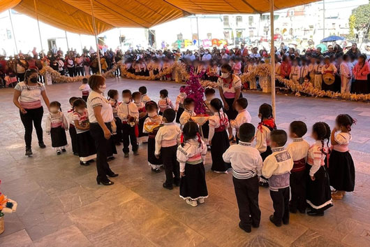 Celebró SEPE-USET día internacional de la lengua materna en Ixtenco