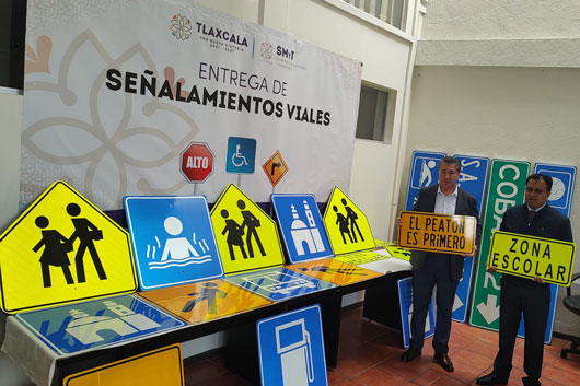 Entrega SMyT 35 señalamientos viales en beneficio de 9 mil personas