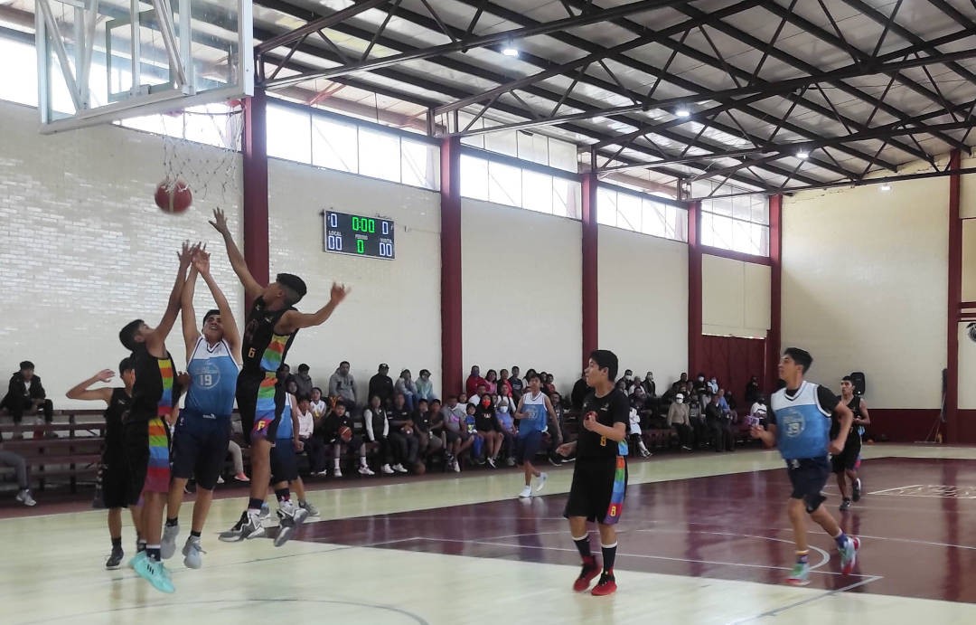 Desarrollan torneo infantil de baloncesto en Panotla
