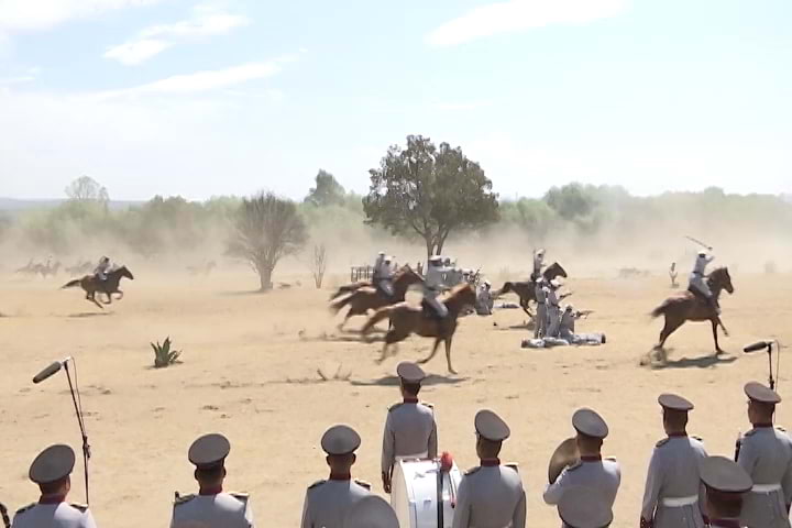 Celebra ejército mexicano el “Día del Arma de Caballería”