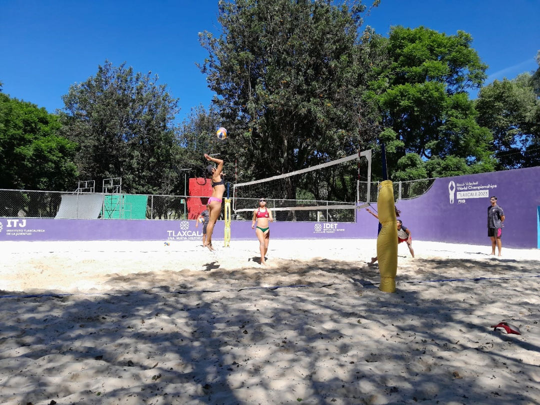 Continúan los entrenamientos de la Selección Nacional de Voleibol de Playa