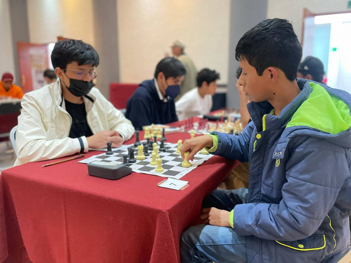 Juan José Taylor ganó torneo de ajedrez en Apizaco