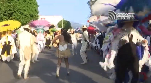 Con desfile concluye Carnaval de Teolocholco