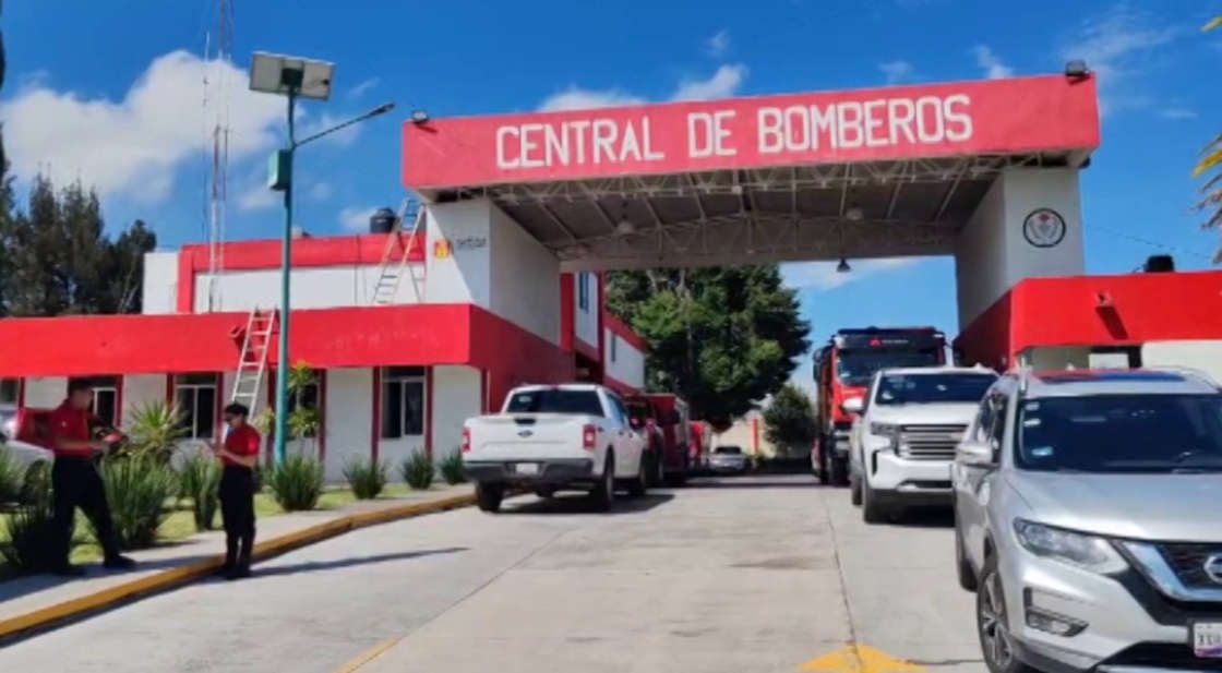 Reconocen autoridades estatales a las y los bomberos del estado