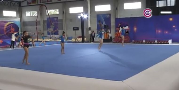 Natalia Escalera motiva a jóvenes gimnastas tlaxcaltecas