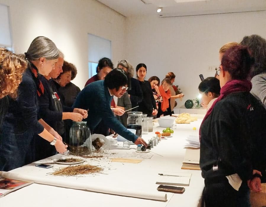 Artesano tlaxcalteca Ignacio Netzahualcóyotl participó en intercambio textil en España