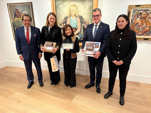 Se reúne gobernadora Lorena Cuéllar con autoridades de talavera, en España