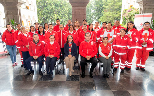 Reconocen labor de paramédicos de Cruz Roja con una exposición fotográfica