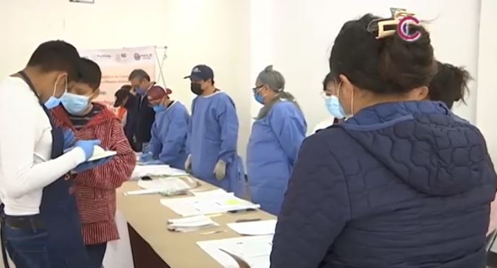 Brindan capacitación para conservación de documentos históricos en Tetla