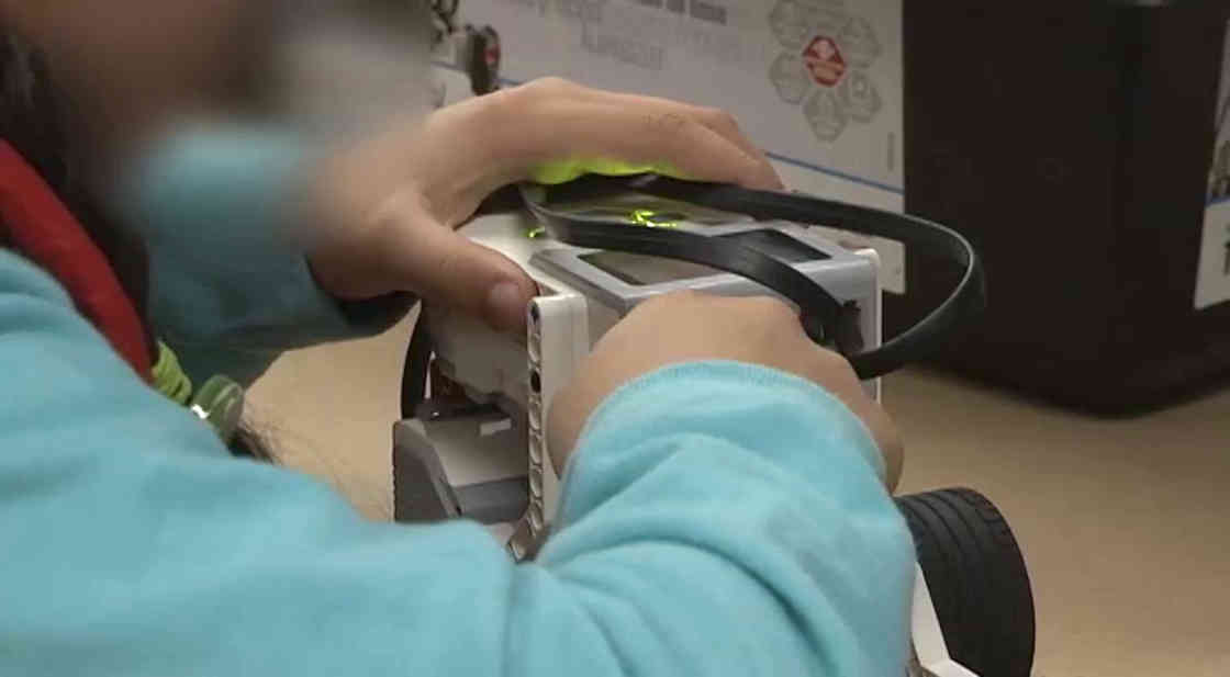 Acerca UPTx la robótica a niñas indígenas