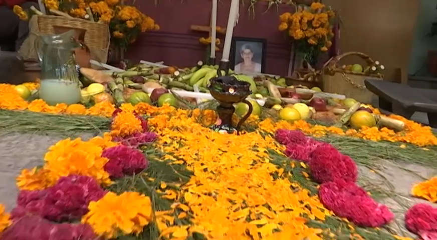 Inició colocación de ofrendas en Tlaxcala para recibir a las almas