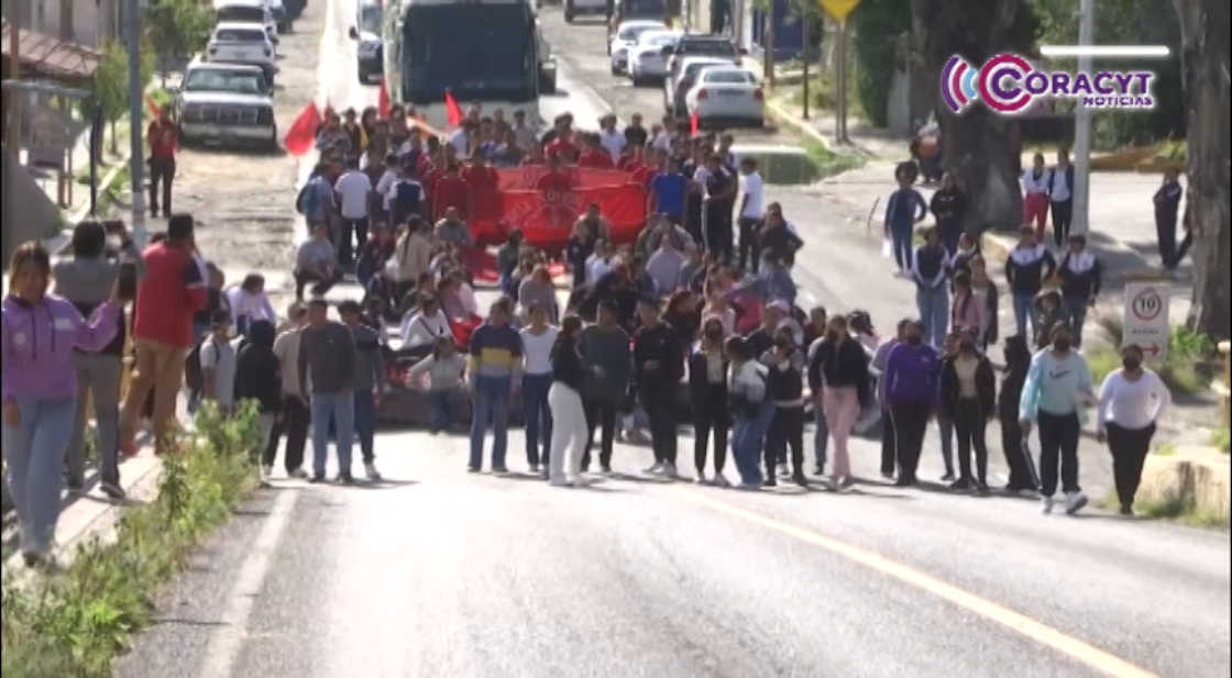 Movilización de normalistas provocó congestionamientos viales en Panotla, Tlaxcala y Totolac
