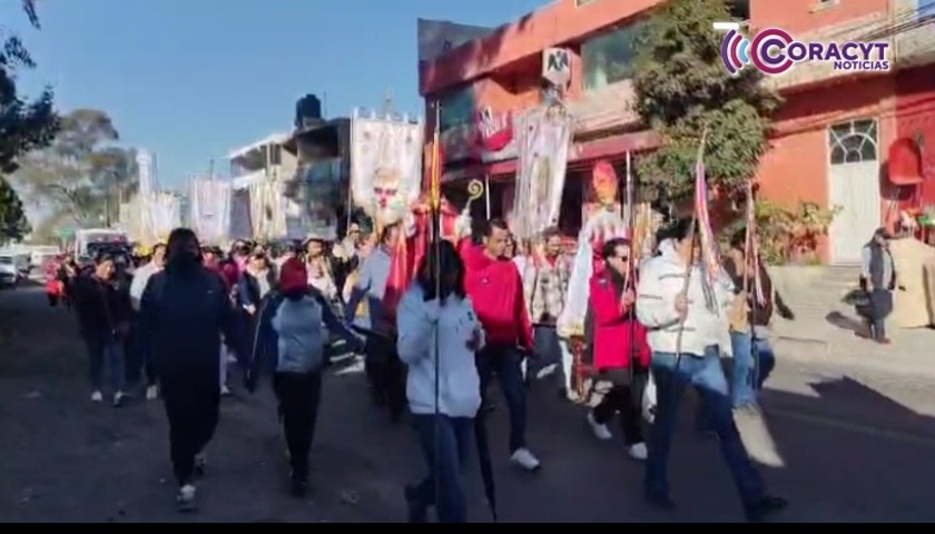 Feligreses de Panotla reforzaron su fe a la Virgen de Ocotlán en peregrinación